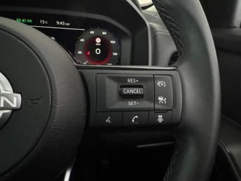 Nissan Qashqai 1.5 h e-POWER N-Connecta (190 ps) - GLASS ROOF PACK
