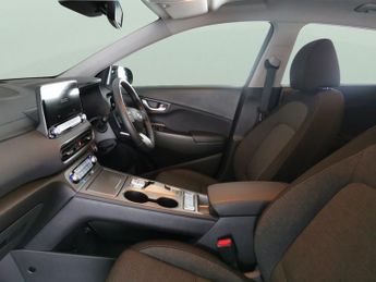 Hyundai Kona 64kWh Premium (10.5kW Charger) (204 ps) - KEYLESS ENTRY - LED - 