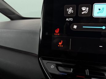 Volkswagen ID.3 Pro Performance 58kWh Life (204 ps) - HEATED SEATS - NAV - HEATE