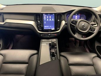 Volvo XC60 2.0 B4 MHEV Plus AWD (197 ps) - SURROUND VIEW - PARK ASSIST - LE