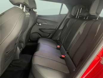 Peugeot E-2008 50kWh GT (7kW Charger) (136 ps) - BLACK ROOF RAILS - LED - REVER