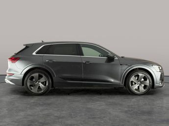 Audi e-tron 55 S line quattro 95kWh (11kW Charger) (408 ps) - REVERSE CAM