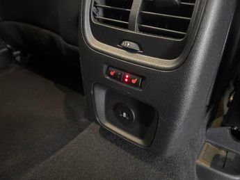 Ford Kuga 2.5h Duratec ST-Line X Edition CVT (190 ps) - BLACK ROOF RAILS