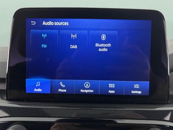 Ford Kuga 2.5h Duratec ST-Line X Edition CVT (190 ps) - BLACK ROOF RAILS