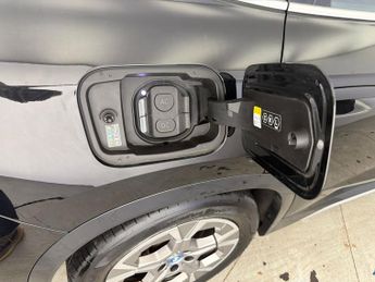BMW iX1 30 66.5kWh xLine xDrive (11kW Charger) (313 ps) - REV CAM - ELEC