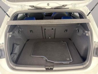 Volkswagen Golf 2.0 TSI R DSG 4Motion (320 ps) - PADDLE SHIFT - PRIVACY GLASS