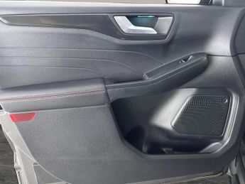 Ford Kuga 2.5h Duratec ST-Line X Edition CVT (190 ps) - BLACK ROOF RAILS