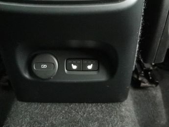 Volvo XC40 1.5 T3 Momentum (163 ps) - INTELLISAFE SURROUND - 19IN ALLOYS