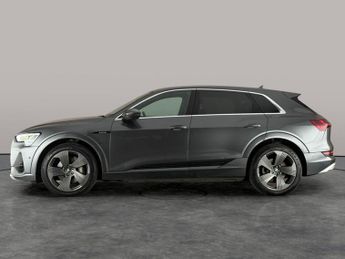 Audi e-tron 55 S line quattro 95kWh (11kW Charger) (408 ps) - REVERSE CAM