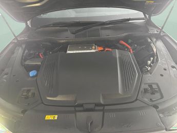 Audi e-tron 55 S line quattro 95kWh (11kW Charger) (408 ps) - REVERSE CAM