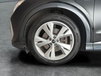 Audi Q4 E-tron 40 S line 82kWh (204 ps) FUNCTION PACK - NAV - LED LIGHTS