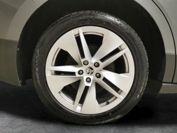 Skoda Enyaq iV 62kWh 60 (DC120kW) (179 ps) - PARK SENSORS - DAB