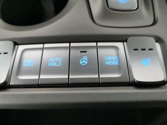 Hyundai Kona 64kWh Premium (10.5kW Charger) (204 ps) - KEYLESS ENTRY - LED - 