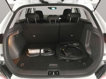 Hyundai Kona 64kWh Premium (10.5kW Charger) (204 ps) - KEYLESS ENTRY - LED - 