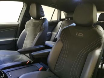 Volkswagen ID.4 Pure 52kWh Life (148 ps) - LED - REVERSE CAM - HEATED SEATS