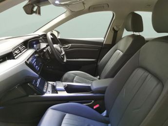Audi e-tron 55 Technik quattro 95kWh (11kW Charger) (408 ps) - LED - REVERSE