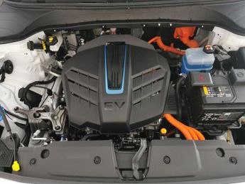 Hyundai Kona 64kWh Premium (10.5kW Charger) (204 ps) - KEYLESS ENTRY - LED - 