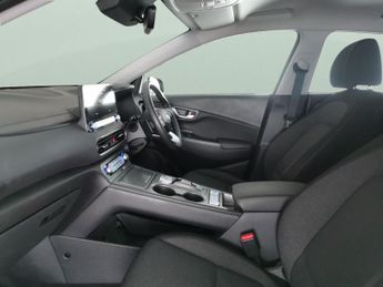 Hyundai Kona 64kWh Premium (10.5kW Charger) (204 ps) - KEYLESS ENTRY - LED - 