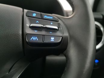 Hyundai Kona 64kWh Premium (10.5kW Charger) (204 ps) - KEYLESS ENTRY - LED - 