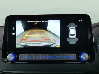 Hyundai Kona 64kWh Premium (10.5kW Charger) (204 ps) - KEYLESS ENTRY - LED - 