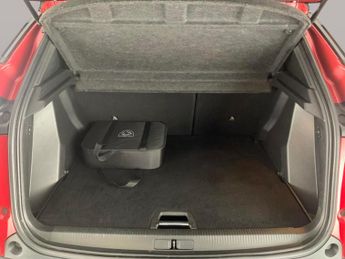 Peugeot E-2008 50kWh GT (7kW Charger) (136 ps) - BLACK ROOF RAILS - LED - REVER