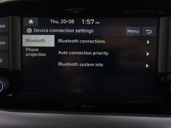 Hyundai i10 1.0 Premium (67 ps) - KEYLESS ENTRY - REVERSE CAM - HEATED SEATS