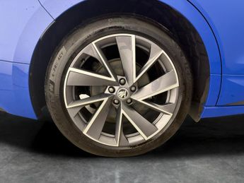 Skoda Enyaq iV 82kWh 80 SportLine (DC125kW) (204 ps) - CONVENIENCE PACK - CL