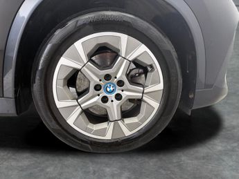 BMW iX1 30 66.5kWh xLine xDrive (11kW Charger) (313 ps) - REV CAM - ELEC