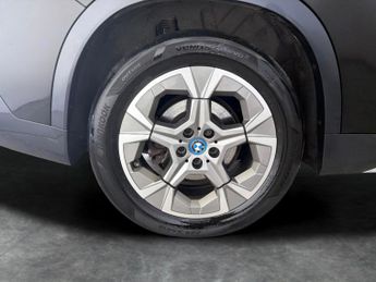 BMW iX1 30 66.5kWh xLine xDrive (11kW Charger) (313 ps) - REV CAM - ELEC