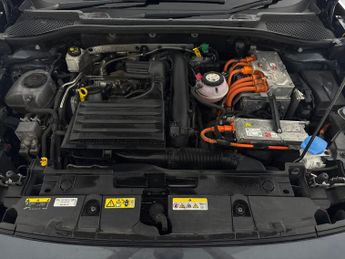 Cupra Formentor 1.4 eHybrid 12.8kWh V1 Plug-in DSG (204 ps) - KEYLESS ENTRY - LE