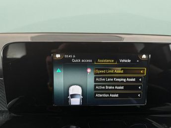 Mercedes-Benz GLB 1.3 GLB200 AMG Line 7G-DCT (163 ps) - REVERSE CAM - NAV - HEATED