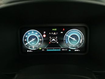 Hyundai Kona 64kWh Premium (10.5kW Charger) (204 ps) - KEYLESS ENTRY - LED - 