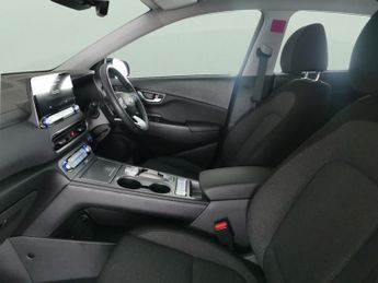 Hyundai Kona 64kWh Premium (10.5kW Charger) (204 ps) - KEYLESS ENTRY - LED - 