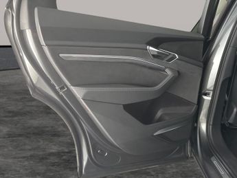 Audi e-tron 55 S line quattro 95kWh (11kW Charger) (408 ps) - REVERSE CAM