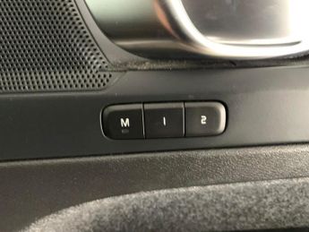 Volvo XC40 Recharge Twin 82kWh Plus AWD (408 ps) - BLACK ROOF RAILS - KEYLE