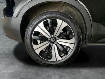 Volvo XC40 Recharge Twin 82kWh Plus AWD (408 ps) - BLACK ROOF RAILS - KEYLE