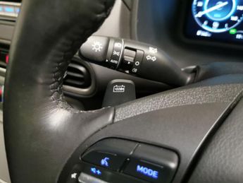 Hyundai Kona 64kWh Premium (10.5kW Charger) (204 ps) - KEYLESS ENTRY - LED - 