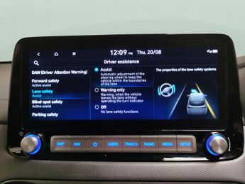 Hyundai Kona 64kWh Premium (10.5kW Charger) (204 ps) - KEYLESS ENTRY - LED - 