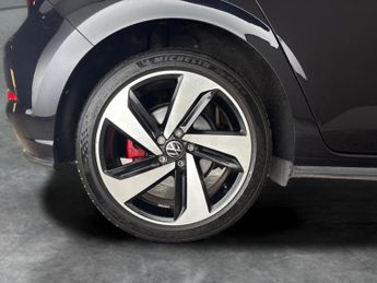 Volkswagen Polo 2.0 TSI GTI DSG (207 ps) - LIGHT AND SIGHT PACK - WIFI - BLUETOO