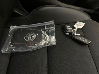MG Mg4 64kWh Trophy Long Range (203 ps) - CARPLAY - ACTIVE LANE ASSIST 