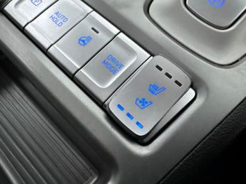 Hyundai Kona 64kWh Ultimate (10.5kW Charger) (204 ps) - HEAT AND COOL SEATS -