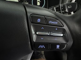 Hyundai Kona 64kWh Ultimate (10.5kW Charger) (204 ps) - HEAT AND COOL SEATS -