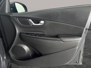 Hyundai Kona 64kWh Ultimate (10.5kW Charger) (204 ps) - HEAT AND COOL SEATS -
