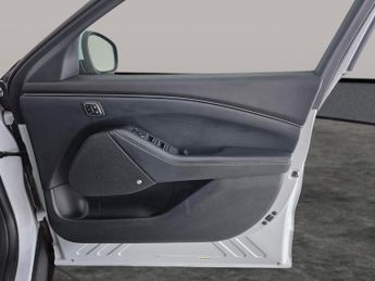 Ford Mustang Mach-e Extended Range 91kWh Automatic (294 ps) - B&O AUDIO - KEYLESS EN