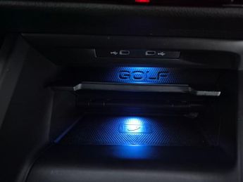 Volkswagen Golf 2.0 TDI GTD DSG (200 ps) - LED - ALCANTARA - HEATED STEERING