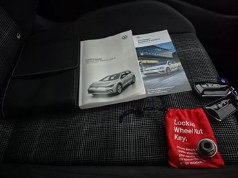 Volkswagen Golf 2.0 TDI GTD DSG (200 ps) - LED - ALCANTARA - HEATED STEERING