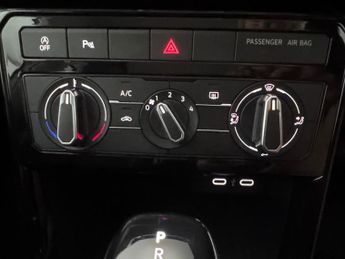 Volkswagen T-cross 1.0 TSI Black Edition DSG (110 ps) - PARK SENSORS - AIR CON - DA