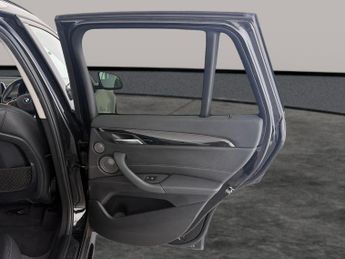 BMW X1 2.0 18d Sport xDrive (150 ps) - PARK SENSORS - REVERSE CAM