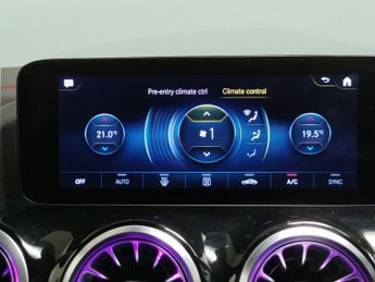 Mercedes-Benz EQA EQA 250+ 70.5kWh AMG Line (Premium) (190 ps) - ADAPTIVE LIGHTS