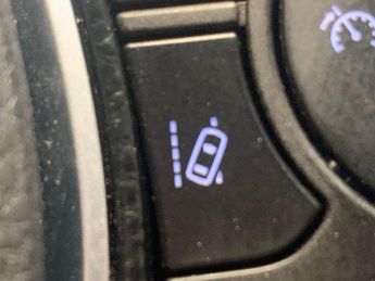 Toyota RAV4 2.5 VVT-h GPF Design CVT (218 ps) - LED - REVERSE CAM - NAV